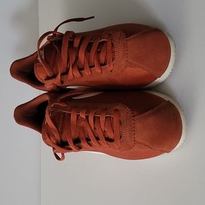 Barely worn Nike Cortez Classic Nylon Fire Shoes Burnt Orange